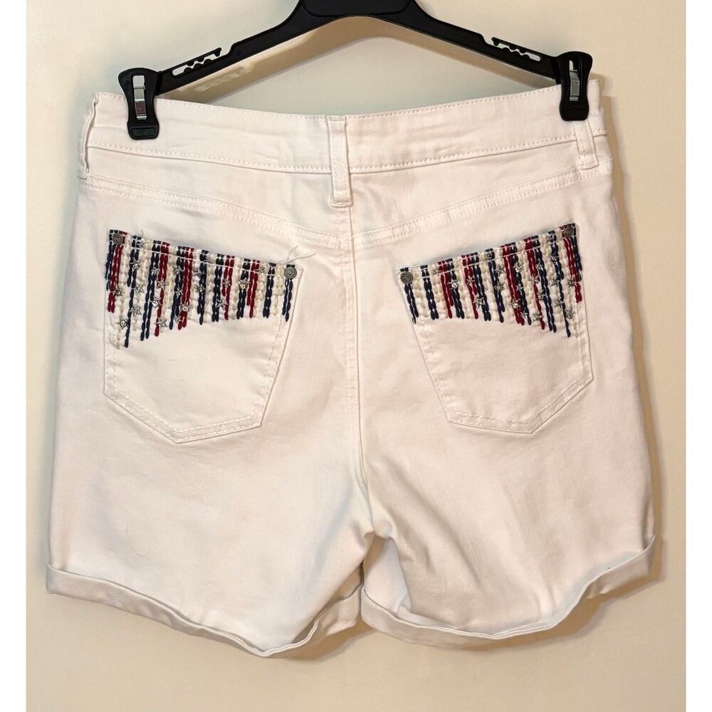 New Directions White Stretch Denim Shorts Size 8 Patriotic Embroidered Cuffed